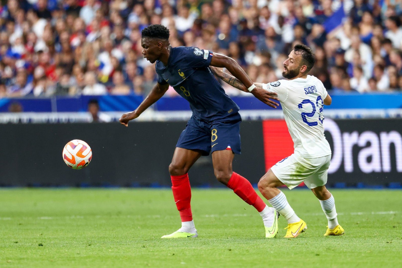 F1街道赛之夜,楚阿梅尼关键节点连续得分 F1街道赛之夜,楚阿梅尼关键节点连续得分